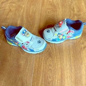 Boys Paw Patrol Light up Shoes (size 9) kids